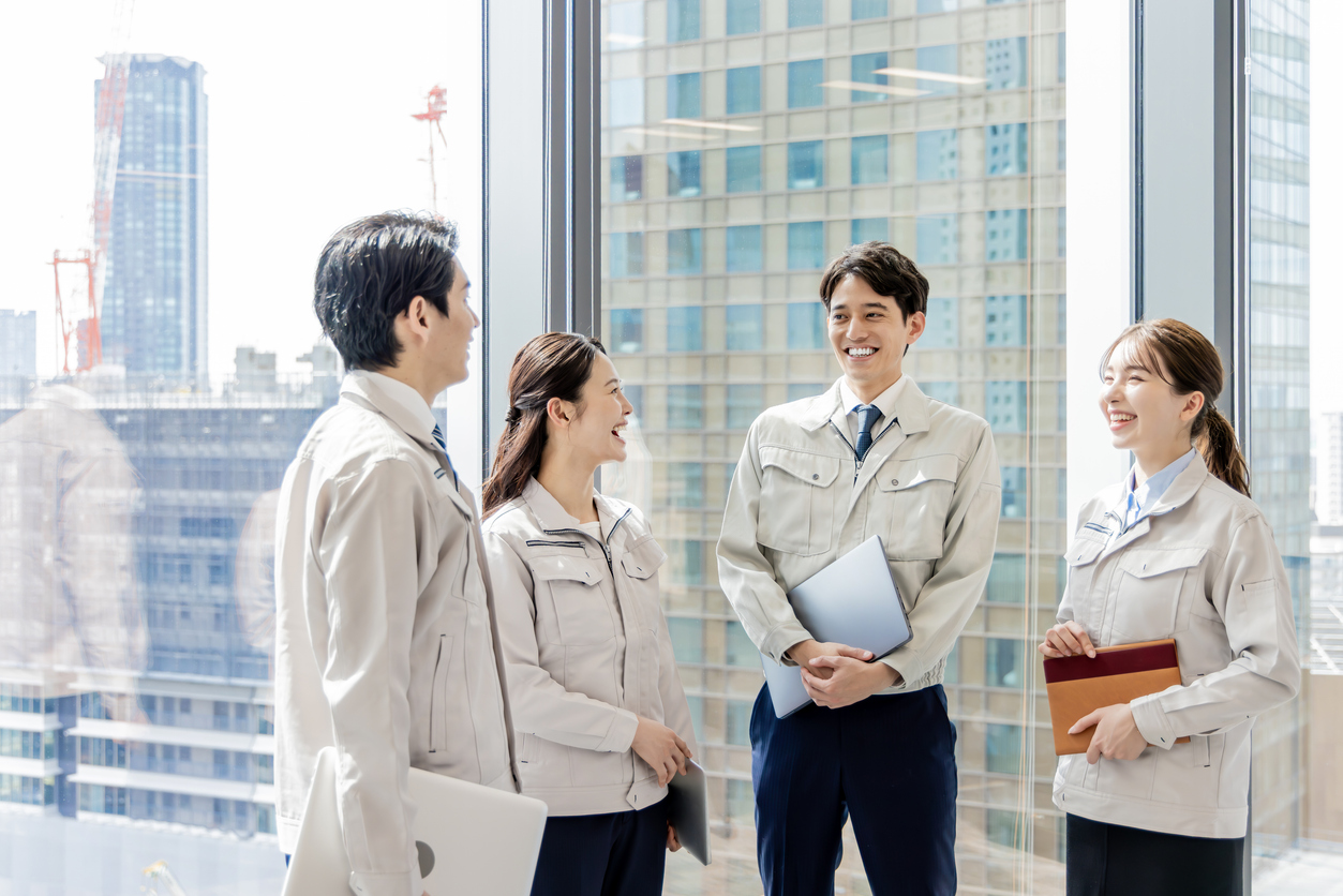なぜ今、作業着にこだわる企業が増えているのか?
